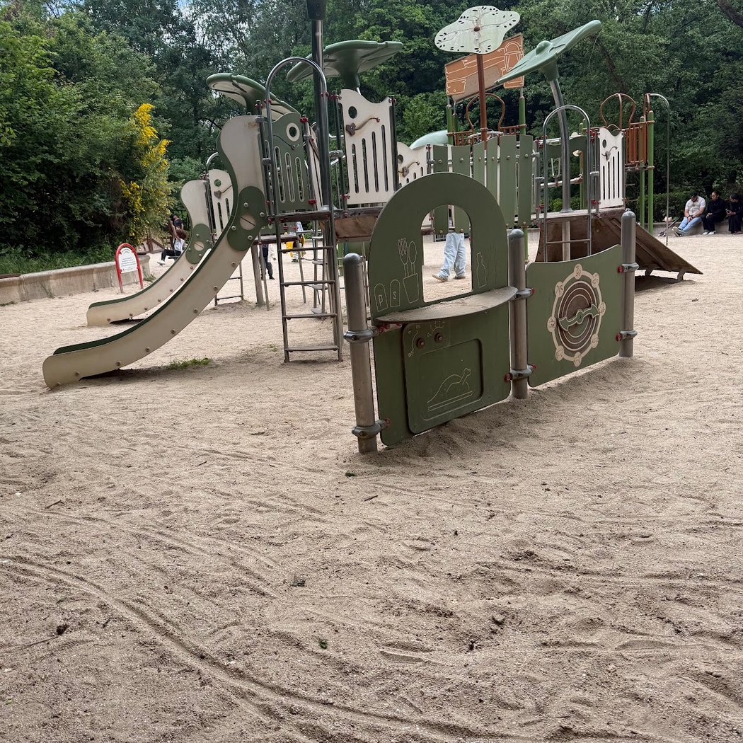 Aire de jeux du parc du Morbras 2